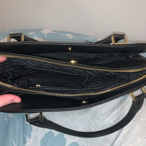 Large Steve Madden purse - Picture 4 of 4